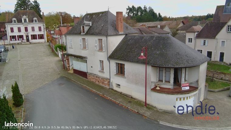 Maison 10 pièces 225 m²