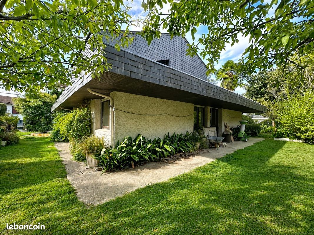 Maison 9 pièces 255 m² · à Pau · 255 m² · 480 000 €