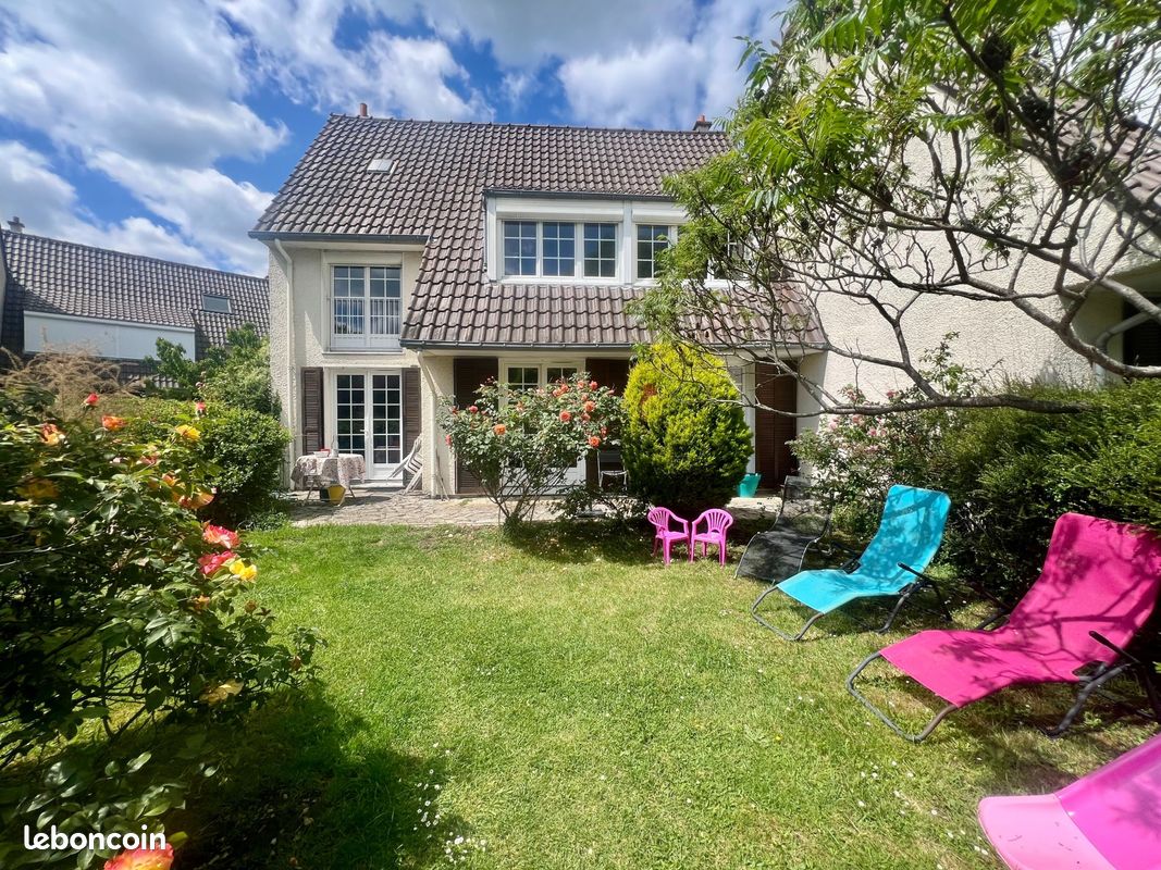 Maison 6 pièces 144 m² · à Breuillet · 144 m² · 325 000 €