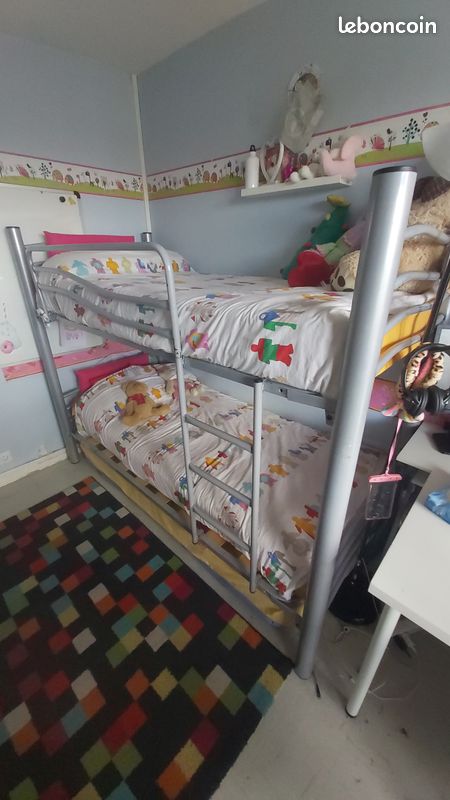 Lits superposés avec matelas (image 1)