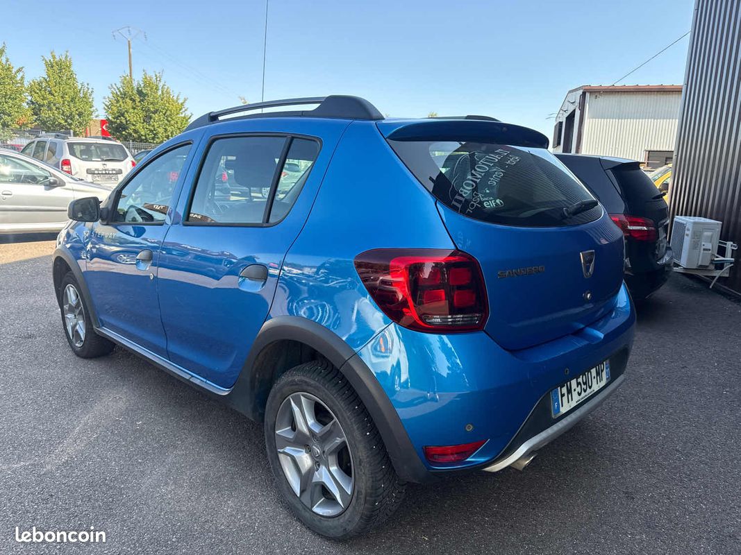 Dacia sandero 1.5 blue dci 95 stepway (image 3)