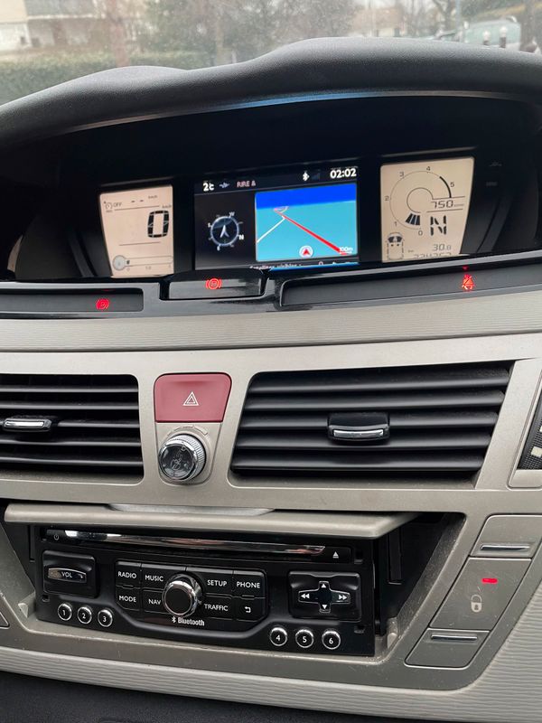 Autoradio Citroën C3 ds3 c5 c8 berlingo jumpy GPS Bluetooth - Équipement  auto