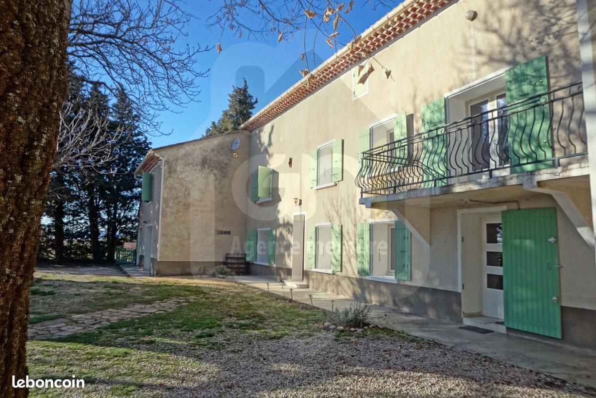 Maison 1 pièce 193 m² · à Uchaux · 193 m² · 1 253 €/mois