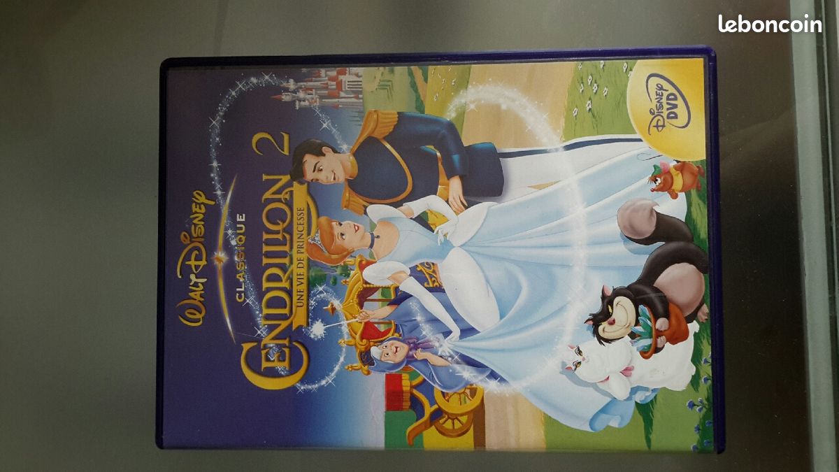 DVD Cendrillon 2 une vie de princesse (image 1)