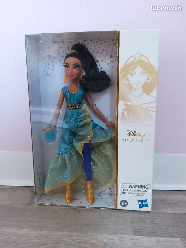 Poupée Jasmine Disney neuve Jeux Jouets