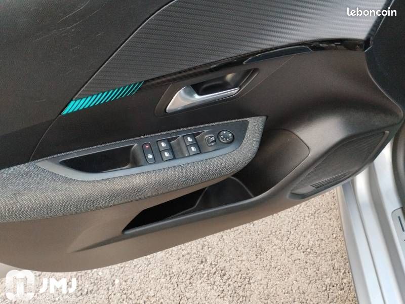 Peugeot 208 PureTech 100 S&S BVM6 Style (image 14)