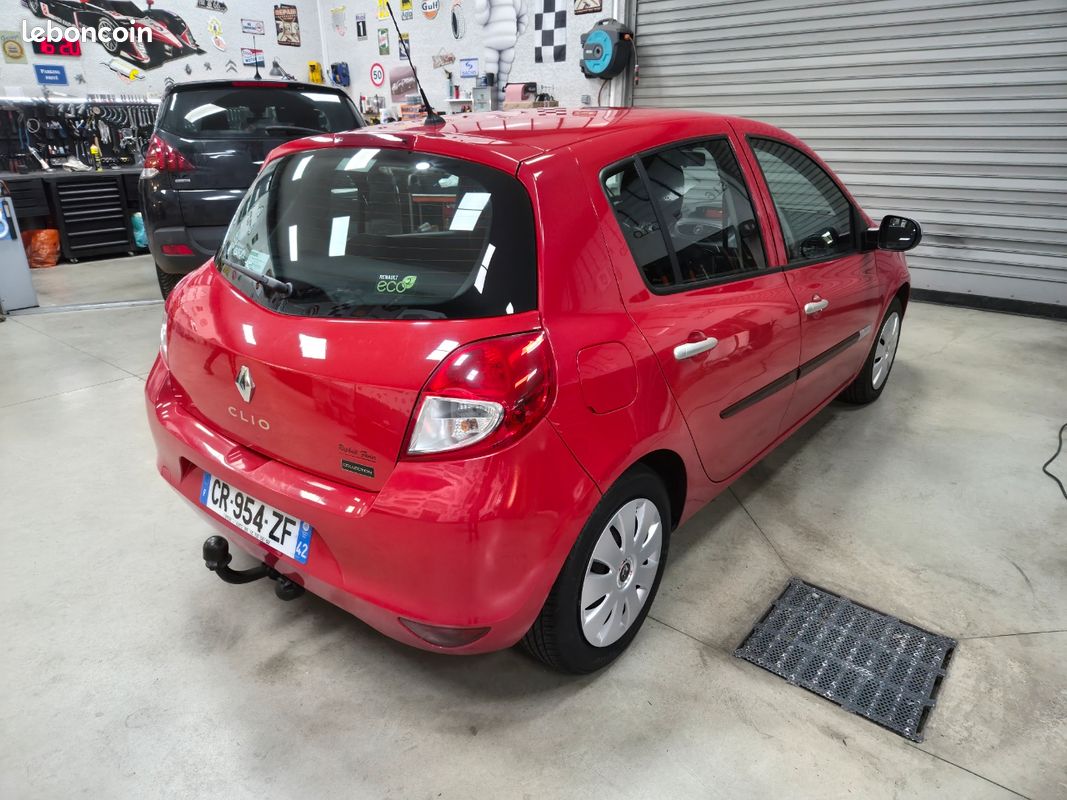 Renault clio dci 70 cv 118 000 kms clim régulateur de vitesse 5 portes (image 3)