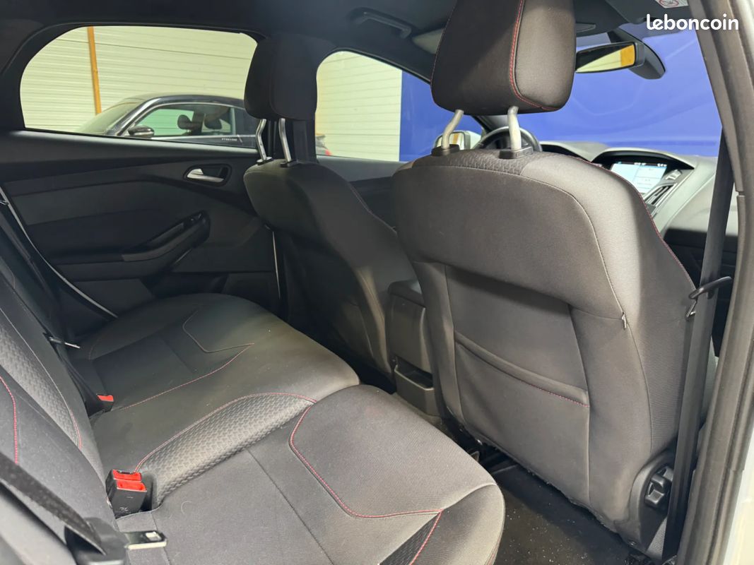 FORD Focus ST-Line 1.0 Ecoboost 125ch - Suivi - Caméra de Recul - GPS (image 22)