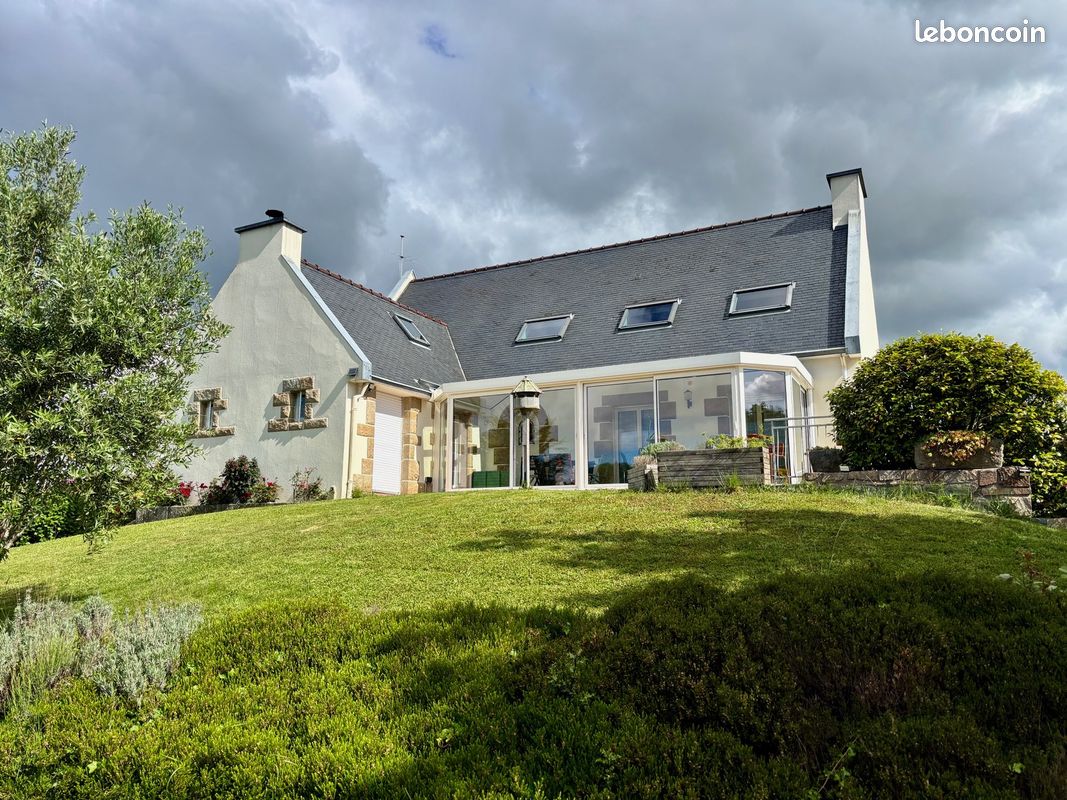 Maison 7 pièces 207 m² · à Gouesnach · 207 m² · 393 500 €