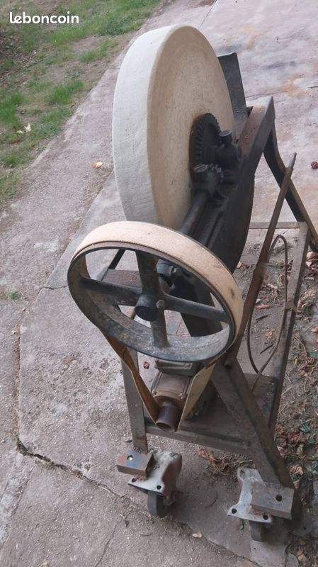 Meule eau électrique (image 1)
