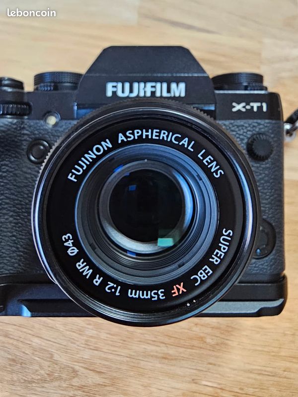 Fujifilm X-T1 + XF 35mm F2 WR + 3 batteries (~600 déclenchements) (image 1)
