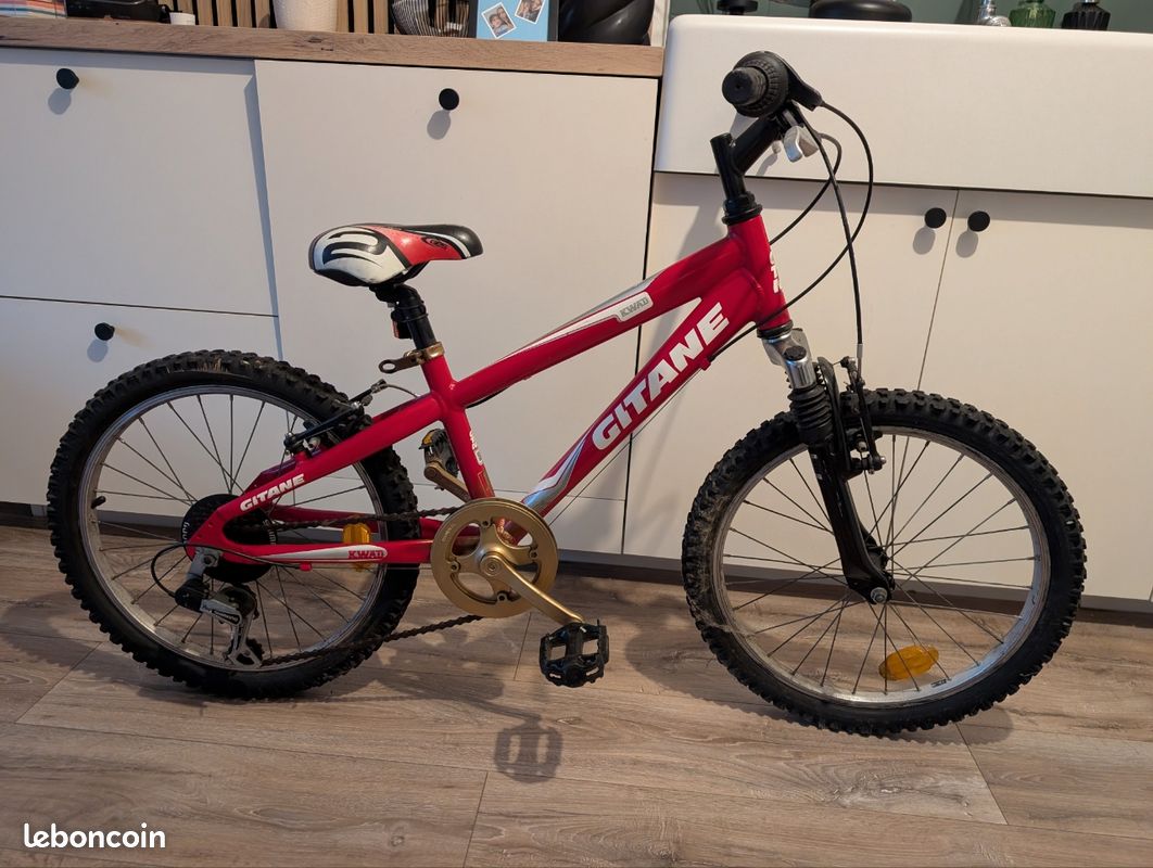 Vélo De Route Gitane – Cadre Alu Rouge, Taille 54, 24 Vitesses Shimano, Homme