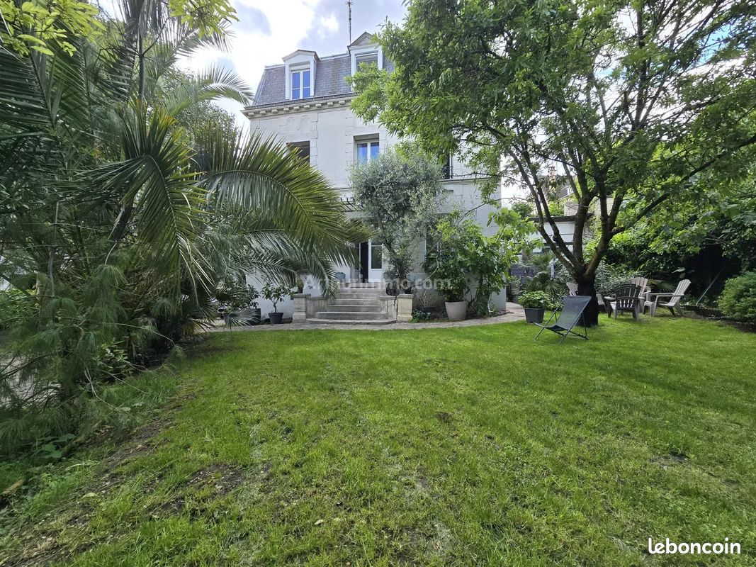 Maison 8 pièces 171 m² · à Nogent-sur-Marne · 171 m² · 1 690 000 €