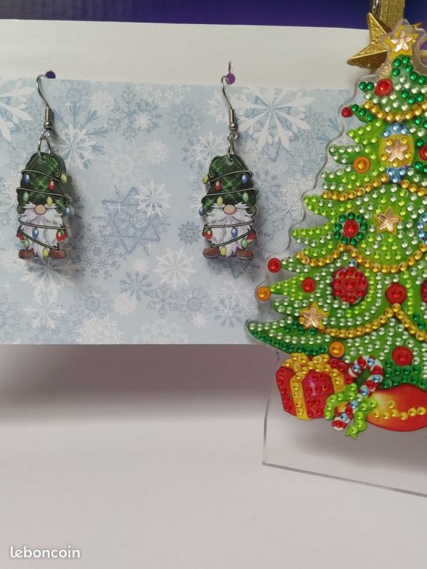 Boucles d'oreilles Noël NEUVES (image 1)
