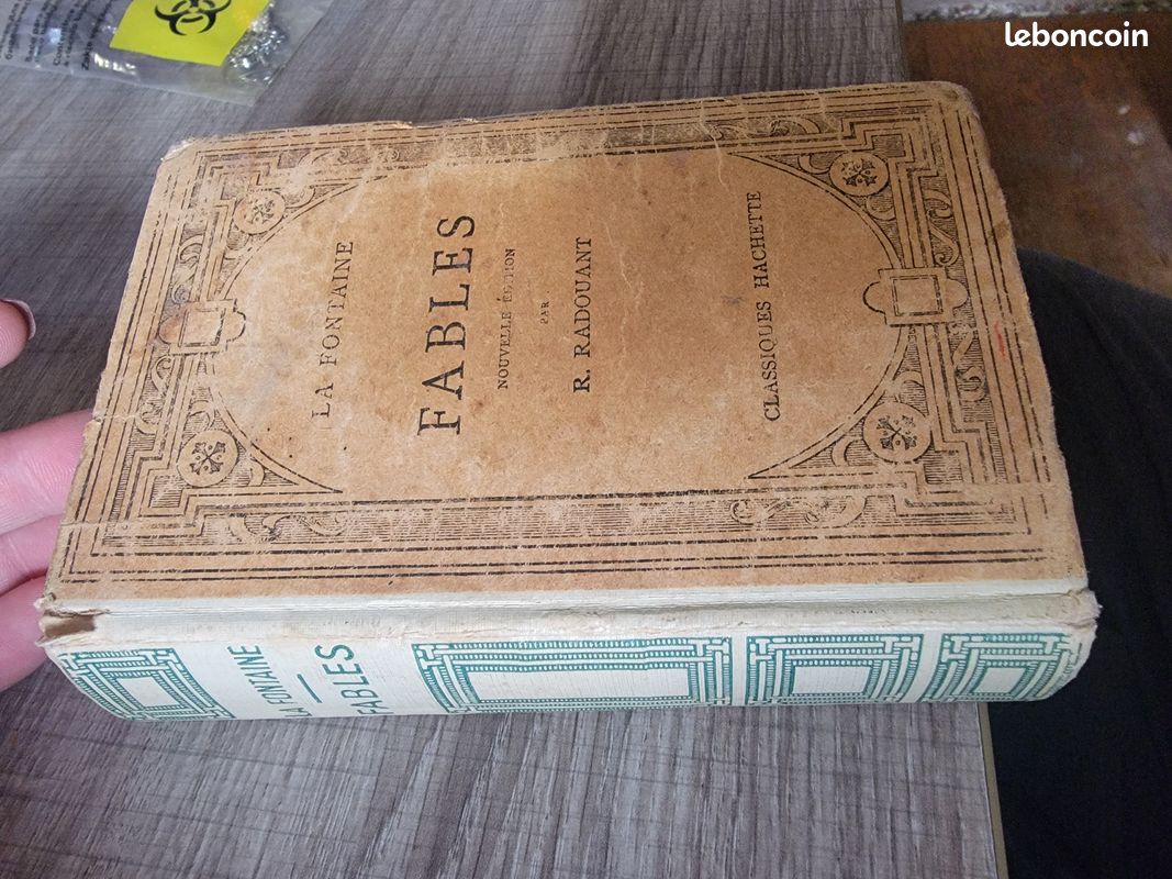 Livres, BD, Revues - LA FONTAINE : FABLES > avec des notes
