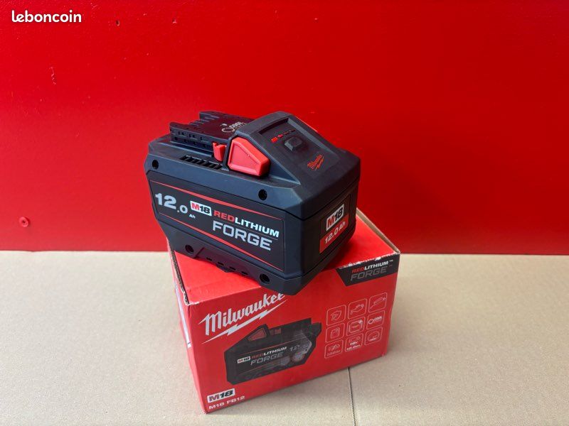 Batterie milwaukee forge 12 ampères. | New | CA$350.00 | Saguenay