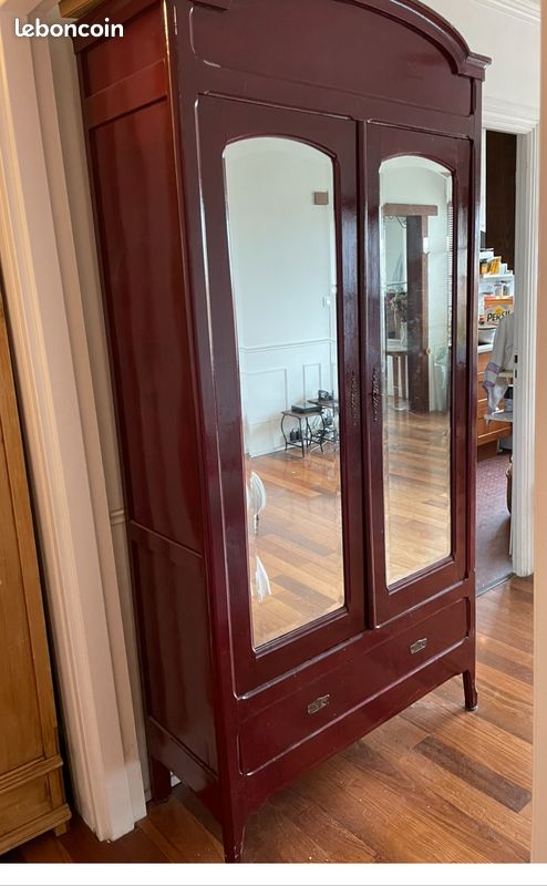 Armoire en bois peinte Louix XV bordeaux laqué (image 1)