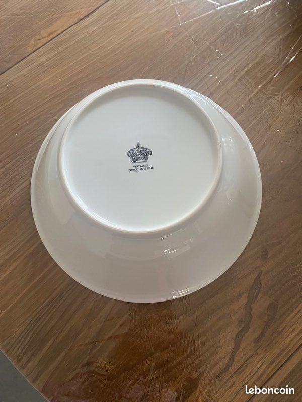 Service en porcelaine assiettes et saladier (image 9)