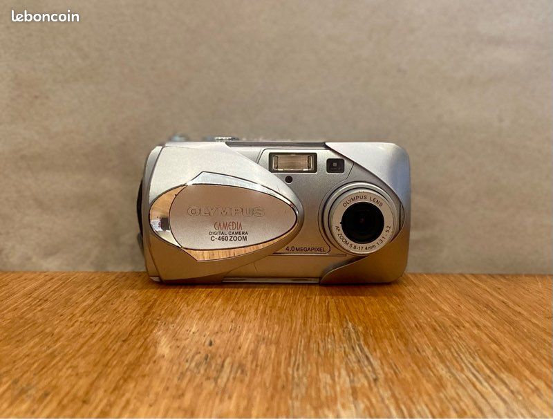 Appareil Photo Numérique Olympus Camedia C-450 Zoom - 4 Mégapixels - Compact Argenté - Occasion