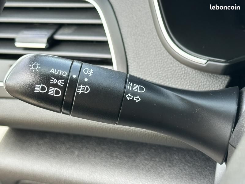 Renault Megane 1.5 Blue dCi 115ch Evolution EDC (image 25)