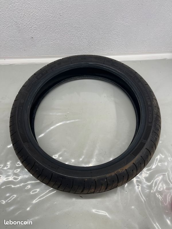 Pneu avant Michelin pilot road 4 2CT 120/70 ZR17 120 70 17 zr (image 1)