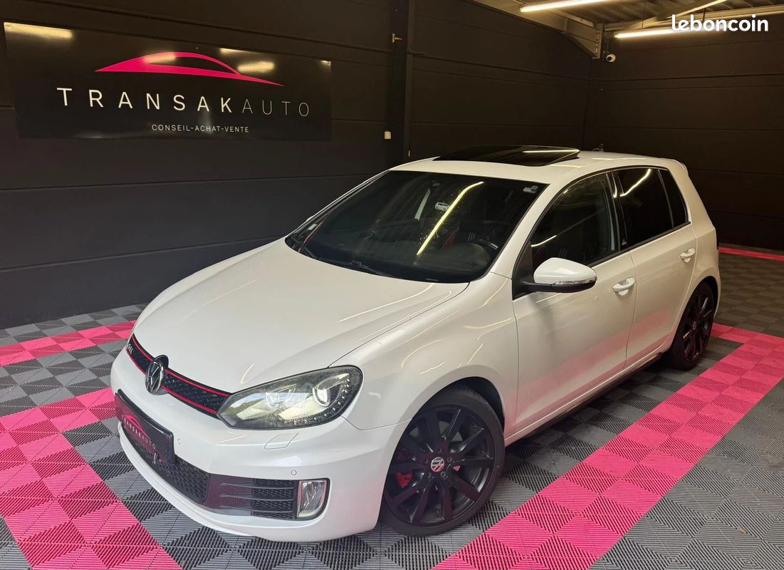 Volkswagen GOLF 6 GTI 2.0 TSI DSG Adidas / Dynaudio / Toit ouvrant panoramique / Sièges Chauffants (image 1)