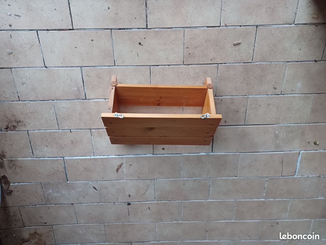 Etagere pin (image 2)