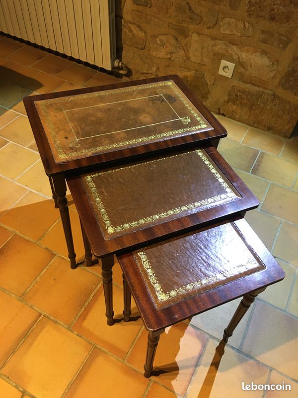 Tables gigognes anciennes (image 1)