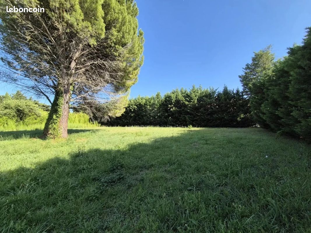 Terrain 1205 m² · à Saint-Rémy-de-Provence · 1 205 m² · 600 000 €