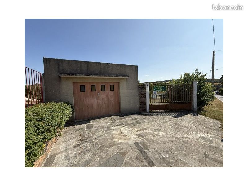 Terrain 1 458 m² Nailly · 76 000 €