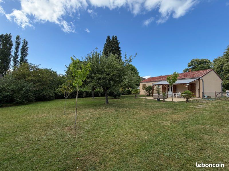 Maison 3 pièces 79 m² · à Saint-Yrieix-la-Perche · 79 m² · 820 €