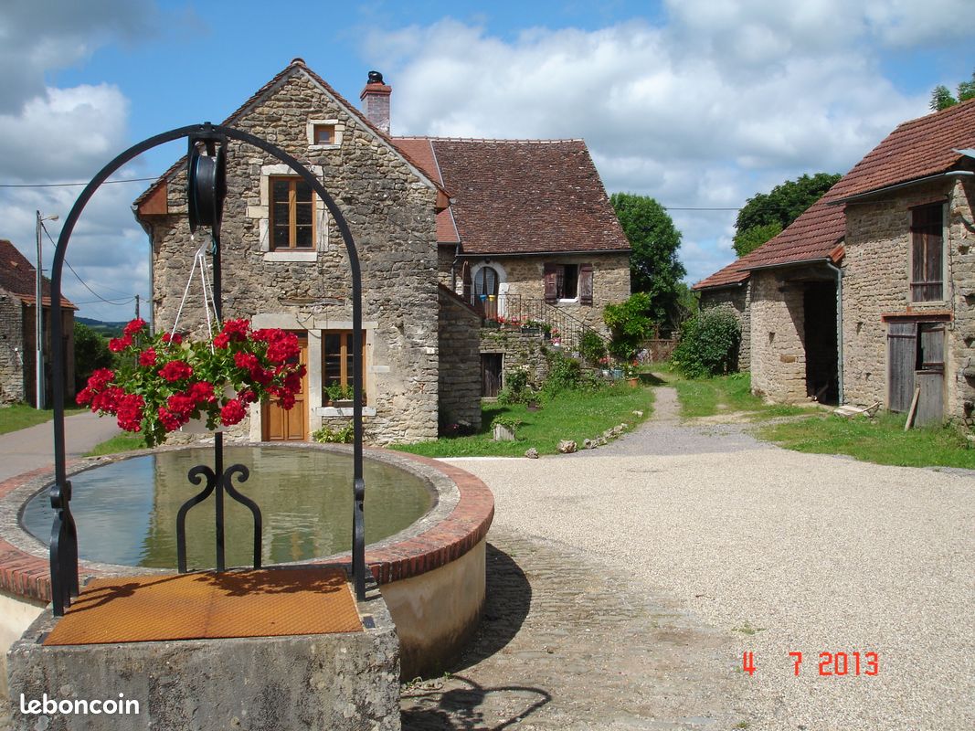 Maison 7 pièces 250 m² · à Écutigny · 250 m² · 285 000 €