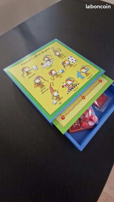 Grand coffret de jeux - 200 regles pas cher - Jeux de société Grand coffret de jeux - 200 regles pas cher - Jeux de société