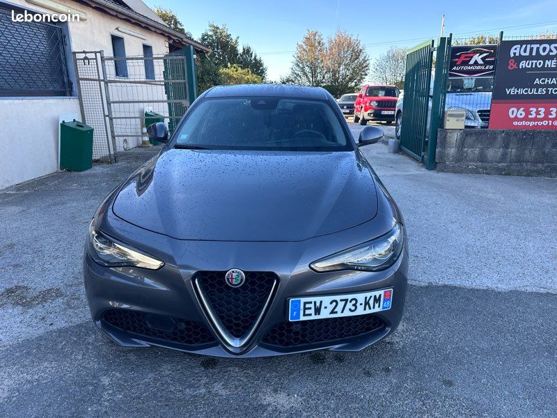Alfa Romeo Giulia 2.2 JTD 16V 180 cv AT8 LUSSO BOÎTE AUTOMATIQUE LED 2018 (image 2)