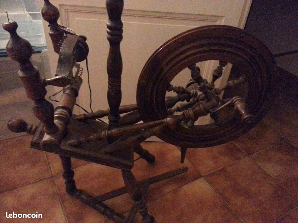 Lampe rouet en bois (image 2)