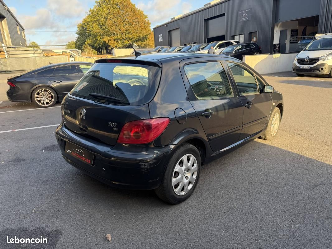 Peugeot 307 1.6 HDi90 Confort 5p (image 3)
