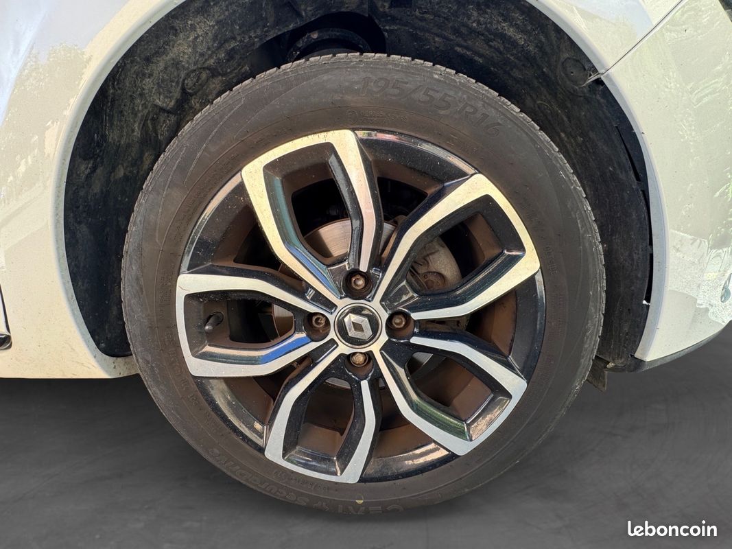 RENAULT CLIO IV dCi 90ch E6C Limited Distrib OK / Garantie 12 mois (image 18)