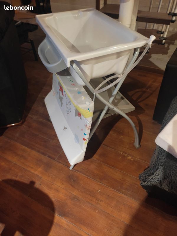 Table à langer + baignoire (image 3)