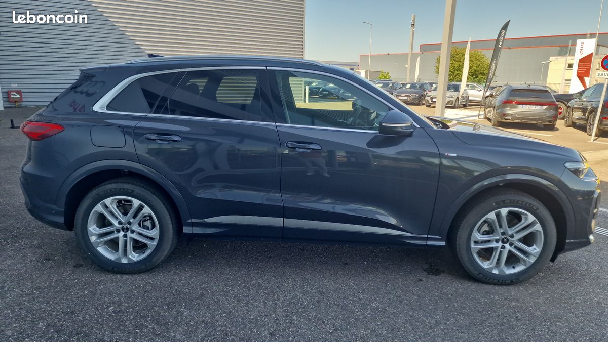 AUDI Q5 TFSI 204 ch Hybride S tronic 7 S line (image 21)