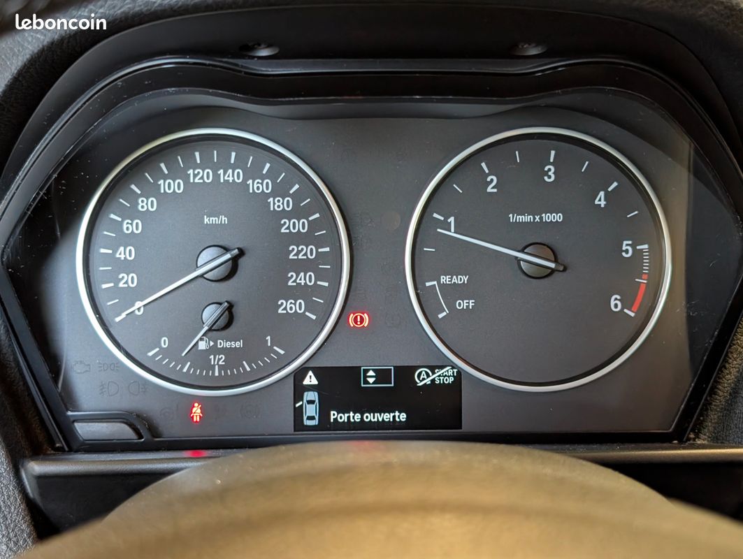 BMW SERIE 1 114D 95CV LOUNGE PLUS - FACTURES D'ENTRETIEN - RIEN A PREVOIR - GPS - CLIM AUTo (image 22)