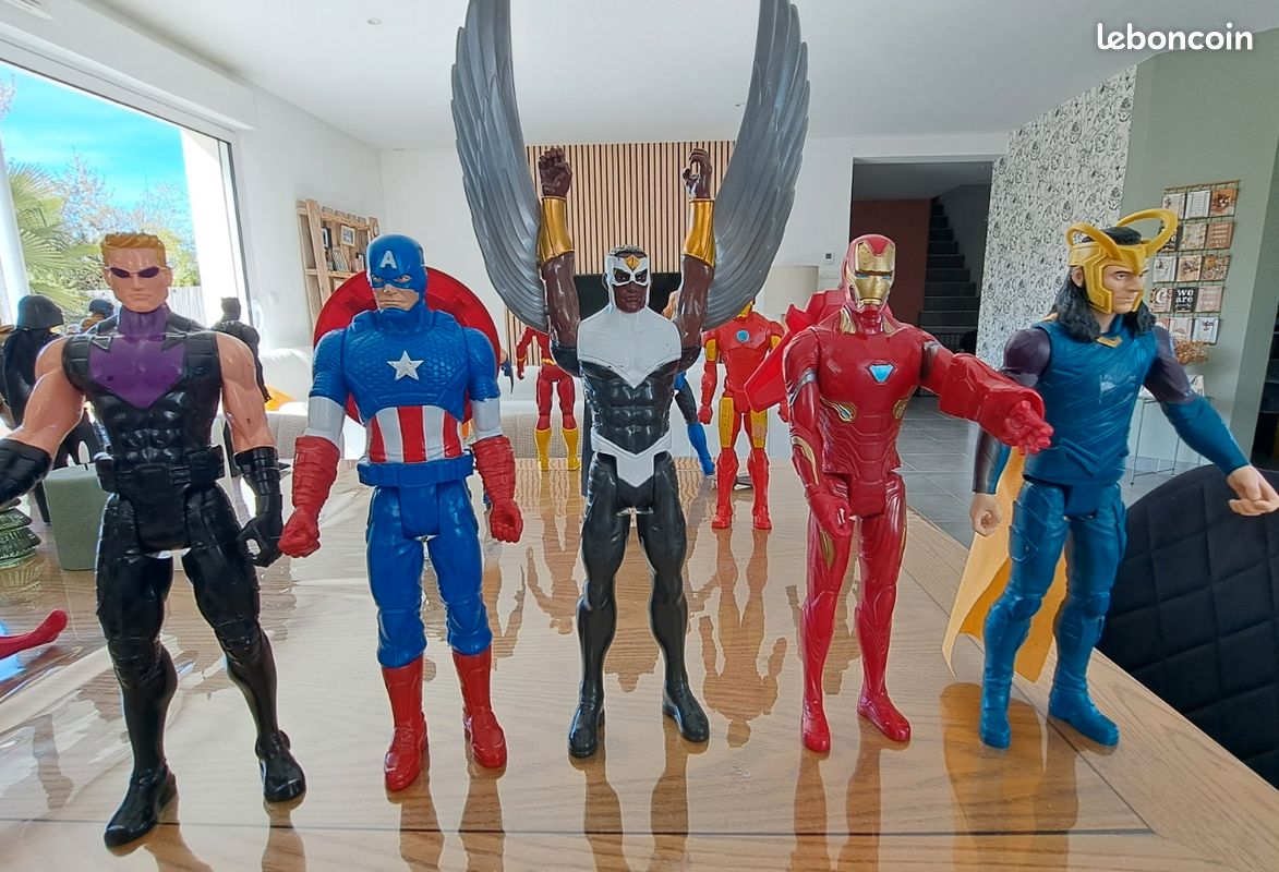 Lot figurines Marvel Avengers 30 cm Iron Man Captain America Loki Falcon (image 1)