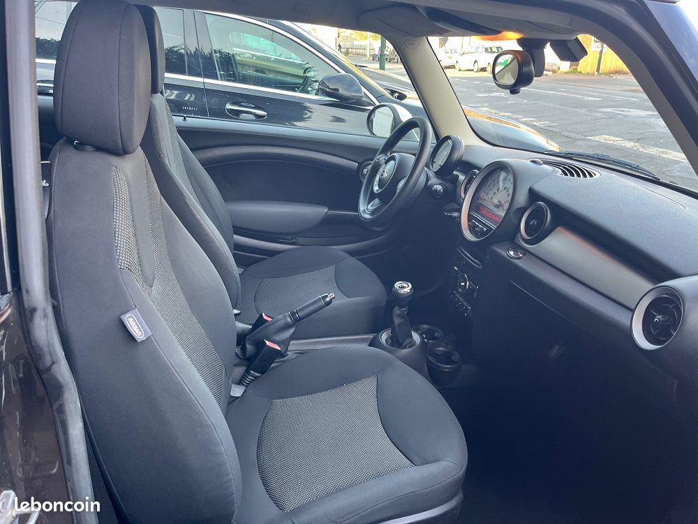 Mini Cooper 1.6 D 110 CV (image 2)