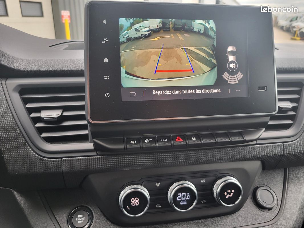 RENAULT TRAFIC VAN ( FOURGON ) L2H1 ADVANCE 3T 2.0Blue DCI 150 BVM6 03 PLACES NEUF avec CAMÉRA DE RECUL + CLIM AUTO + NAVIGATION + CARTE ACCES MAINS LIBRES + ANTIBROUILLARDS ( Prix de Vente 27 990 HT) (image 6)