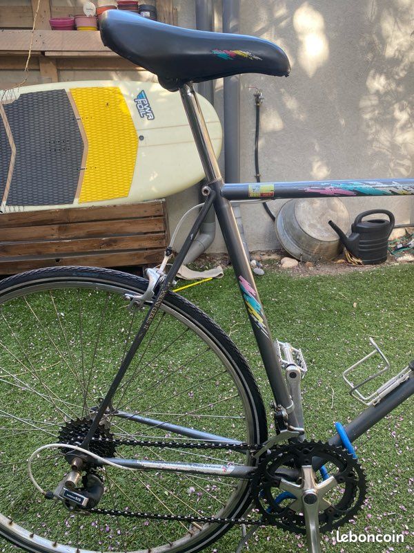 Vélo Peugeot Randonneuse Homme Vintage 1950-1960 – Vélo De Collection Français, Cycle Ancien à Restaurer Ou à Admirer