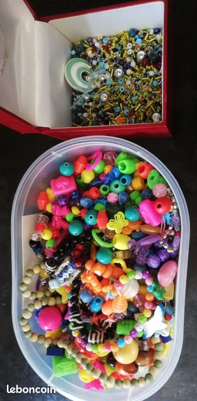 Gros lot perles diverses (image 1)
