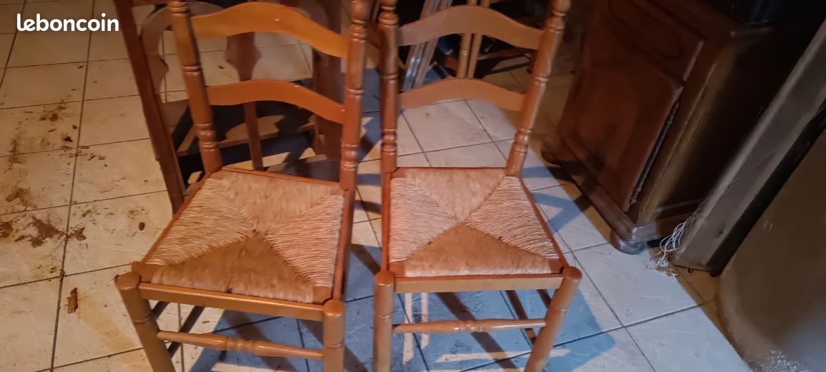 Lots de 4 chaises bon état (image 1)