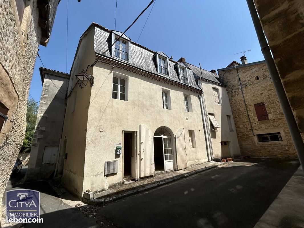 Immeuble 111 m² à Thiviers