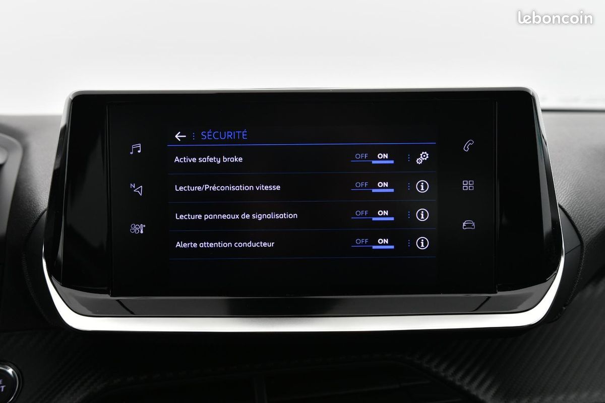 PEUGEOT 208 PureTech 100 S&S BVM6 Allure (image 25)