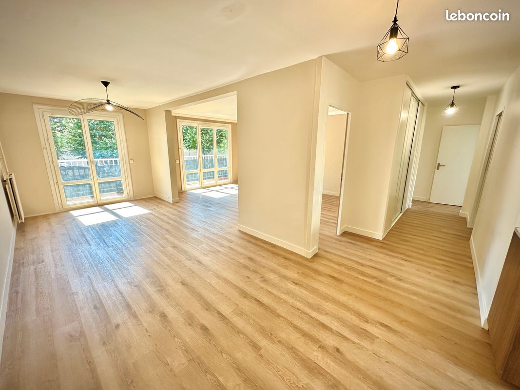 Parking 4 pièces 94 m² · à Caluire-Et-Cuire · 94 m² · 300 000 €