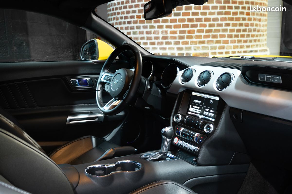 Ford Mustang GT Fastback ( 5.0L 421 ch ) BVA6 (Sièges chauffants/ventilés, Pack Audio Shaker, X-Pipe...) (image 4)